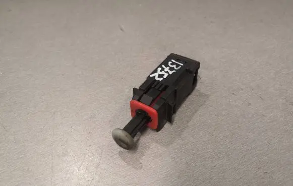Opel Zafira B Brake pedal sensor switch 55701395 869619858