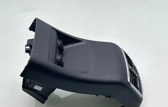 Rear air vent grill