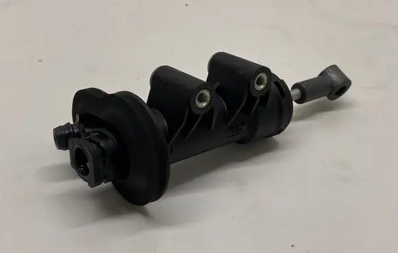 Audi A6 S6 C6 4F Clutch master cylinder 4F0721401B