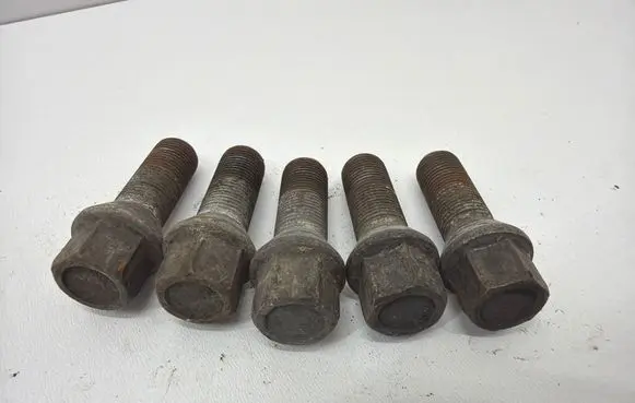 BMW 5 F10 F11 Nuts/bolts