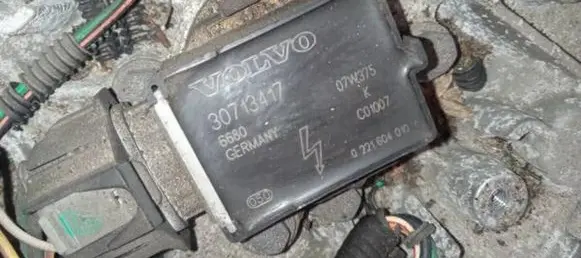 Volvo C30 High voltage ignition coil 30713417 0221604010
