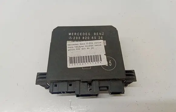Mercedes-Benz C W203 Door control unit/module 2038206526