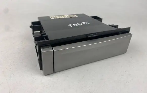 Subaru Forester SG Front trunk storage compartment D060316A0172
