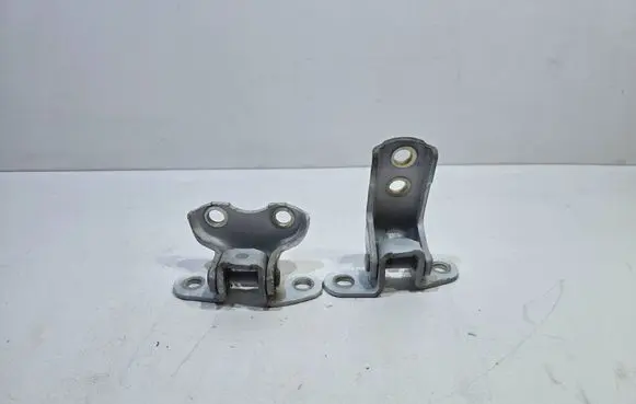 Lexus CT 200H Front door hinge set 