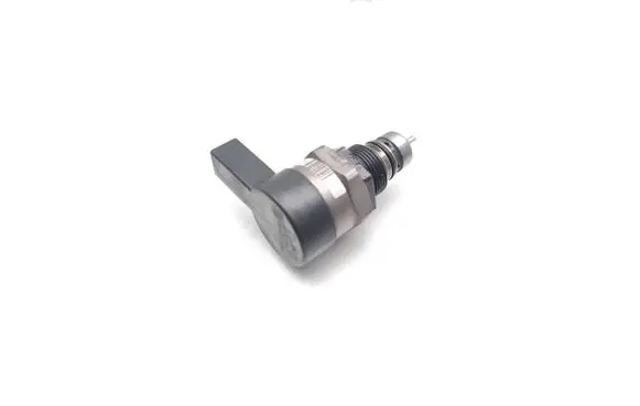 BMW 1 E81 E87 Fuel pressure regulator 0281002738