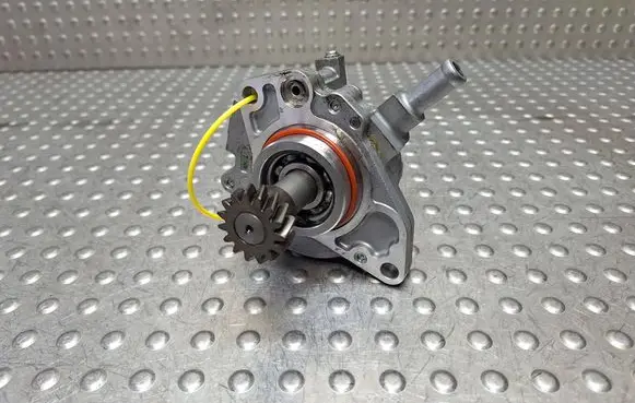 Mitsubishi L200 Vacuum pump 2020A002 X2T56871ZT