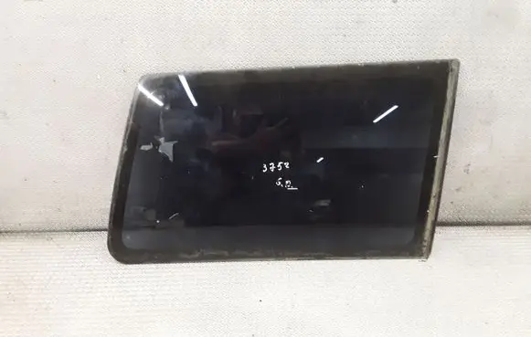 Nissan Terrano Rear side window