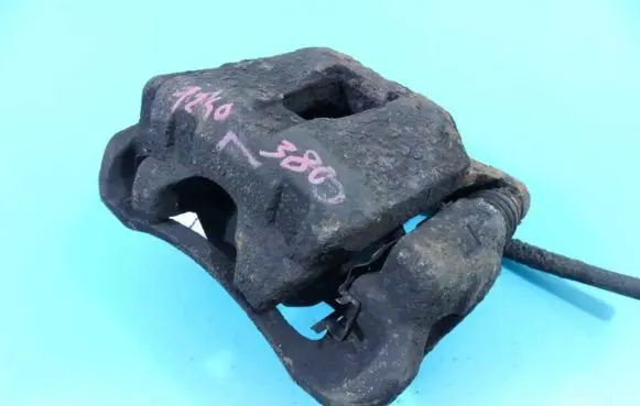 Toyota Corolla Verso E121 Front brake caliper IMPRK1240380