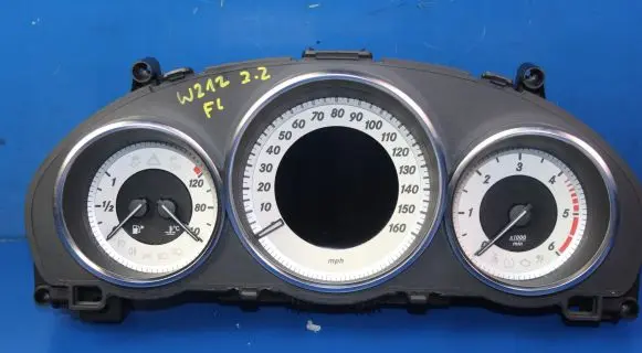 Mercedes-Benz E W212 Speedometer (instrument cluster)