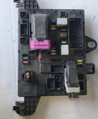 Opel Zafira C Fuse box set 13449201 6688000000 13136998