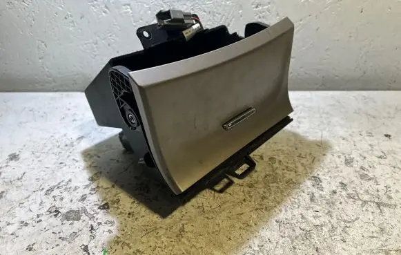 Jeep Grand Cherokee Glove box central console X90020201MR