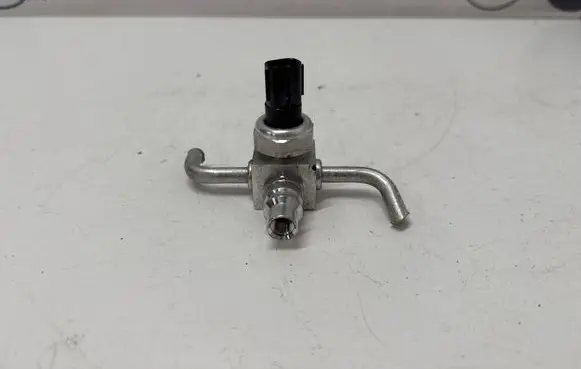 Toyota RAV 4 (XA50) Air conditioning (A/C) pressure sensor 
