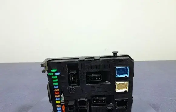 Citroen C4 I Picasso Fuse box set 9661940480