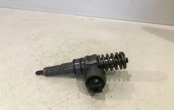 Volkswagen Caddy Fuel injector 038130073BN