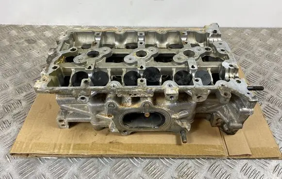 KIA Stinger Engine head 