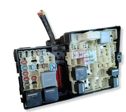 Ford Focus Fuse box set 21184 AV6T14A142AB E00027328