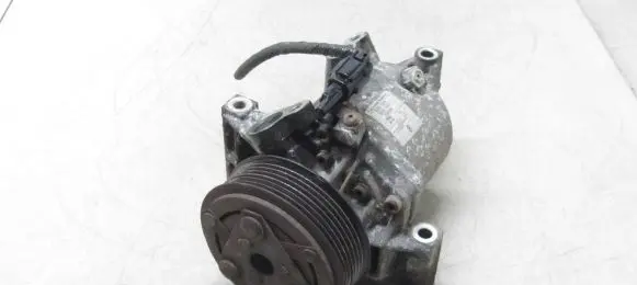 Nissan Juke I F15 Air conditioning (A/C) compressor (pump) 926001KA1B