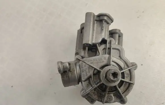 Audi Q7 4M Oil pump 06M115103Q