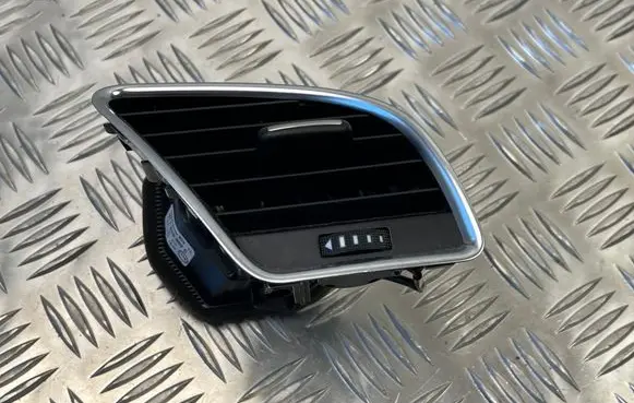 Audi A4 S4 B8 8K Dashboard side air vent grill/cover trim 8T1820902C