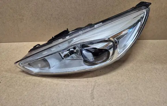 Ford Focus Headlight/headlamp F1EB13006AD