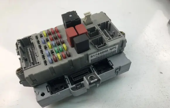 Fiat Punto (188) Fuse box set 51744896