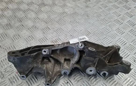 Opel Vivaro Bracket in trunk/boot 