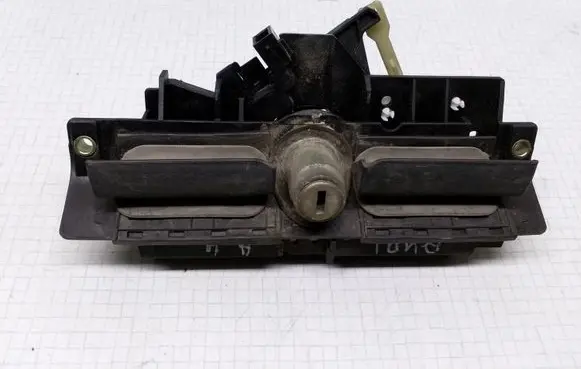 Audi A4 S4 B5 8D Tailgate exterior lock 8D9827565C 4B0827565F