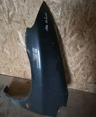 Chrysler Grand Voyager III Fender