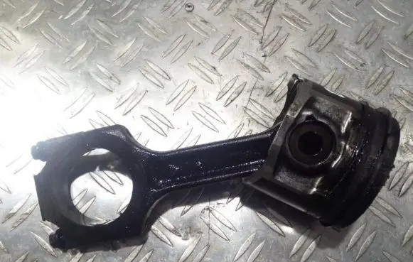 Fiat Doblo Piston with connecting rod