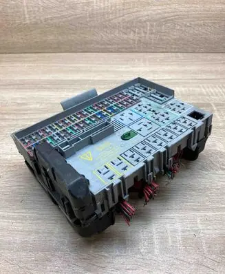 Opel Astra G Fuse module 90589965