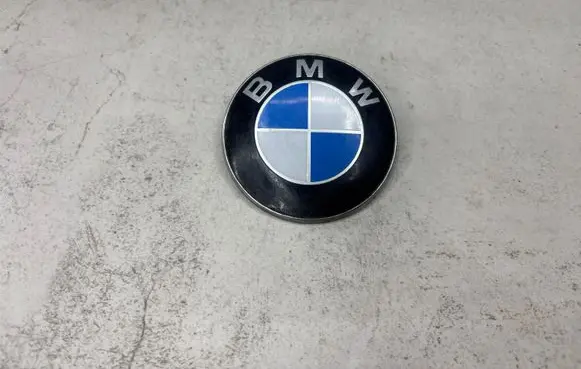 BMW 5 E60 E61 Manufacturer badge logo/emblem 8132375