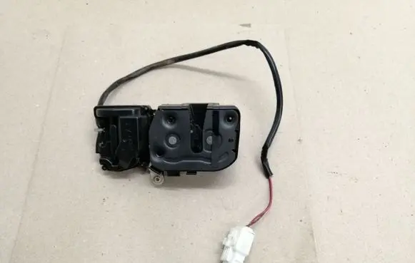 Mazda Premacy Front door lock