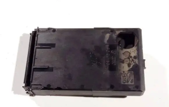 Glove box