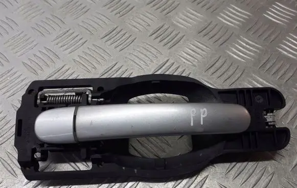 Audi A2 Front door exterior handle/bracket 153352010