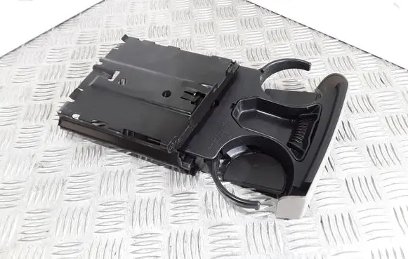 Cup holder front