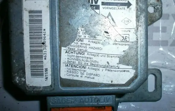 Renault Laguna I Airbag control unit/module
