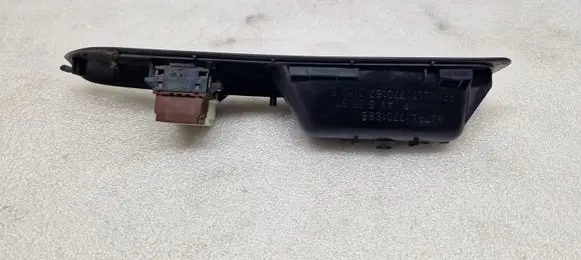 Renault Laguna I Electric window control switch 7700822333