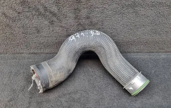 Audi Q7 4L Intercooler hose/pipe 4L0145738B