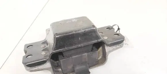 Volkswagen PASSAT B6 Engine mount bracket 3C0199555