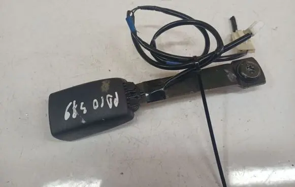 Subaru Legacy Front seatbelt buckle B480