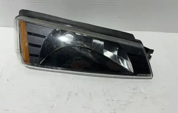 Chevrolet Avalanche Front indicator light 10010372