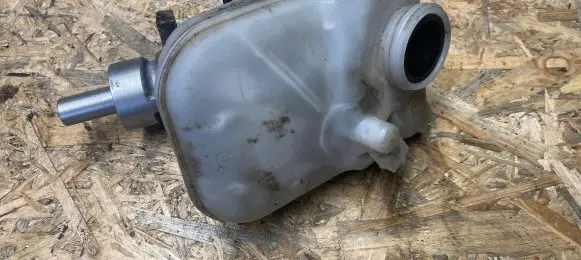 Peugeot Partner Master brake cylinder 221710