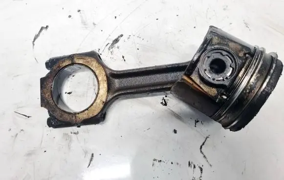 Opel Zafira B Piston with connecting rod 