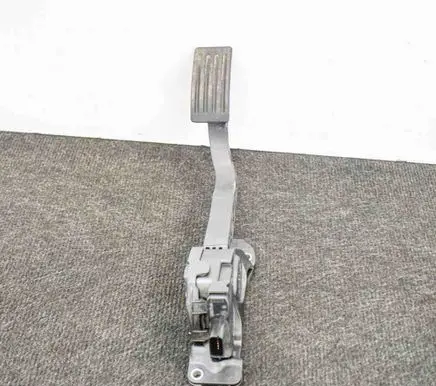 Volvo V40 Accelerator throttle pedal 31280598 6PV010368