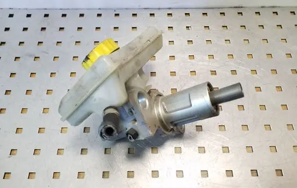 Audi A4 S4 B7 8E 8H Master brake cylinder