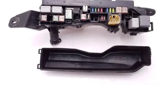 Toyota Corolla Verso AR10 Fuse box set
