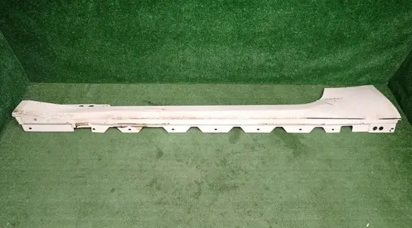 Maserati GranTurismo II Foot area side trim 670168202