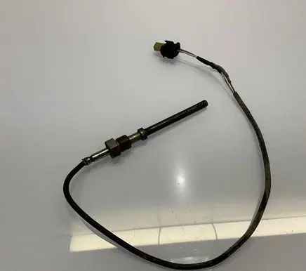 Mercedes-Benz E W211 Exhaust gas temperature sensor A0051533928 3858300241 0051533928