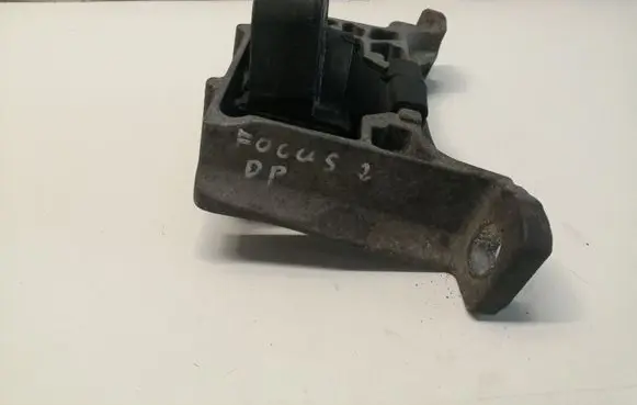 Ford Focus Engine mount bracket 307396