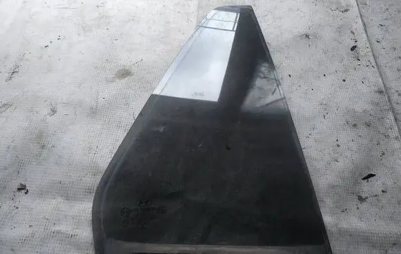 Rear vent window glass